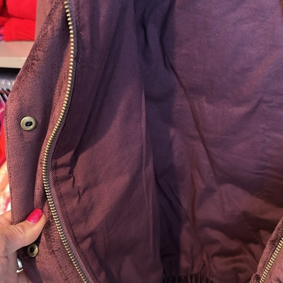 Lou & Grey by Loft aubergine velvet like colored bomber jacket size XS NWT - Picture 4 of 4